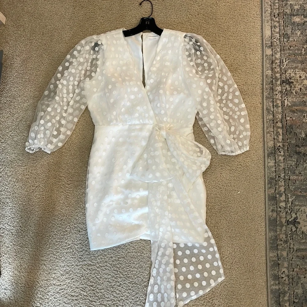 ✨SOLD✨ Lovers + Friends Bridal Dress - Picture 5 of 9